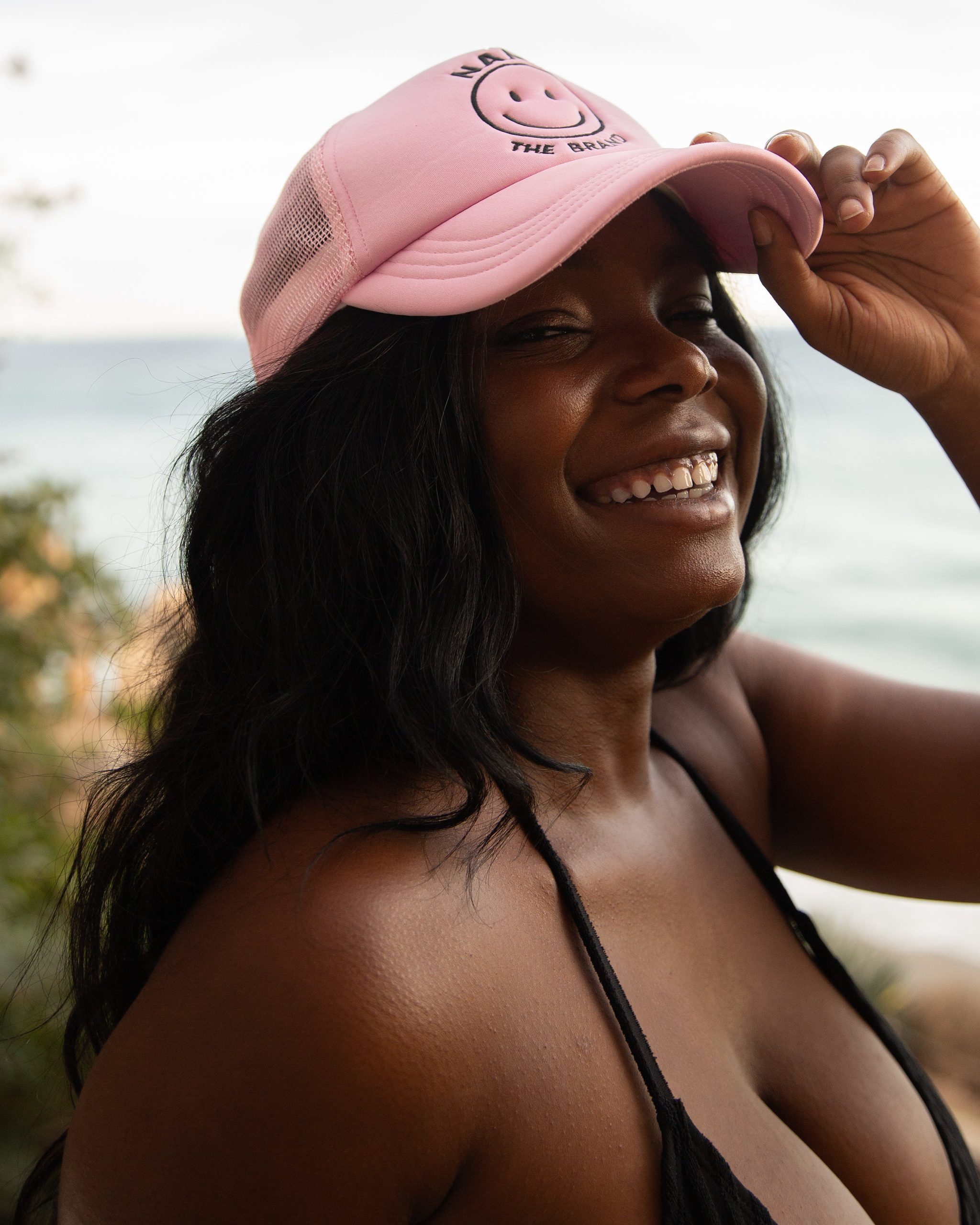 CASQUETTE DE TRUCKER ROSE AVEC LOGO NANA THE BRAND – Image 4
